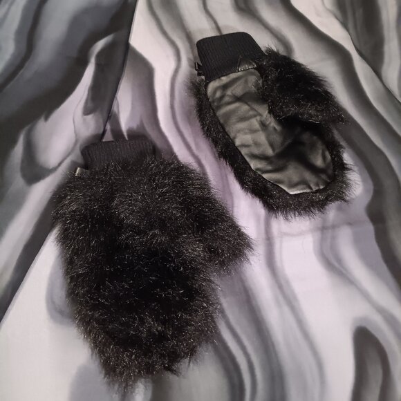 NWOT Super fuzzy warm black animal mittens with knitted wrist - Picture 1 of 6
